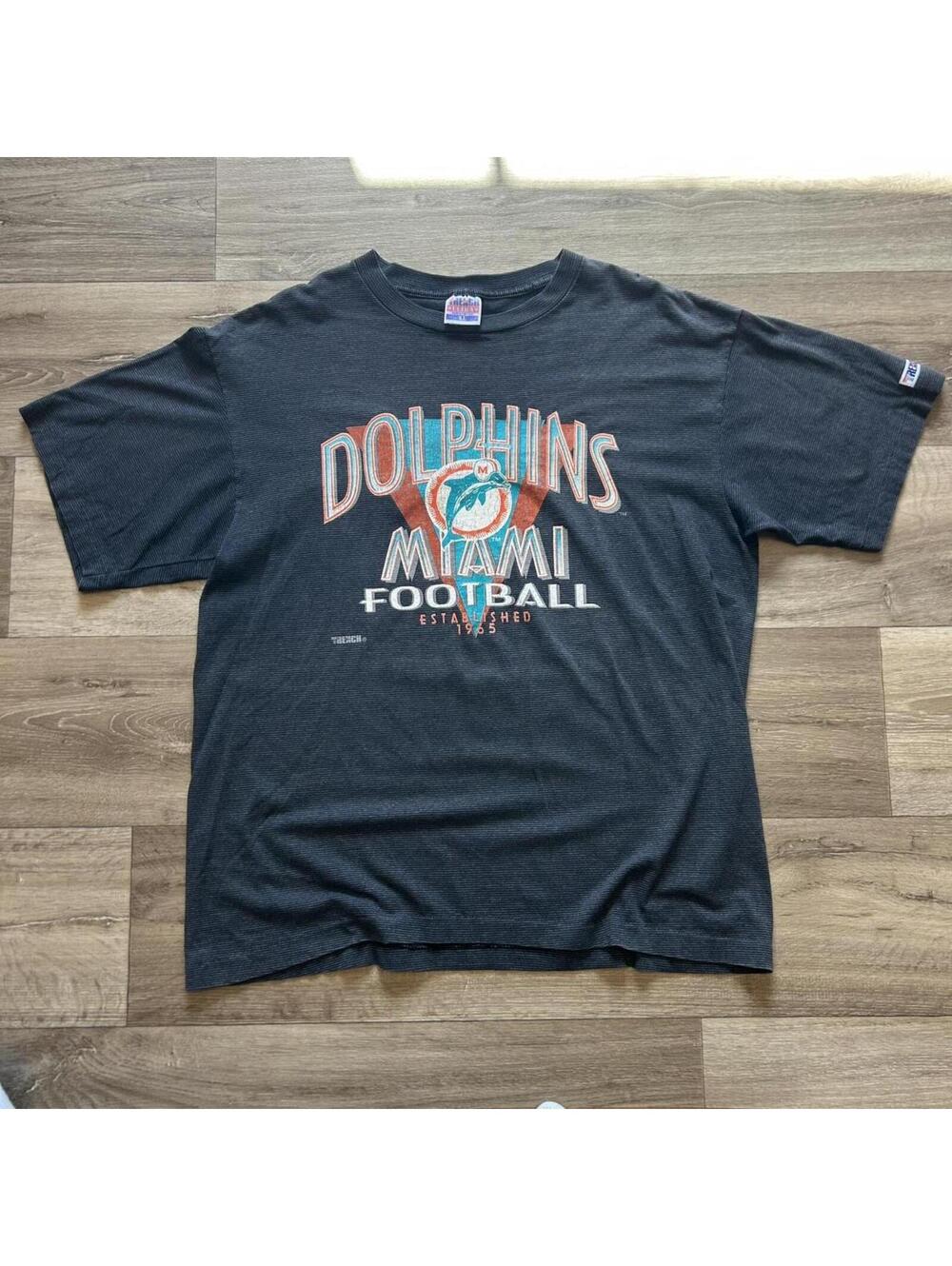 NFL Men's Black and Grey Tshirt